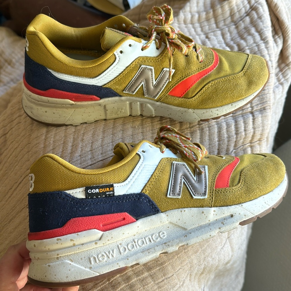 Men’s 997H new balance size 9